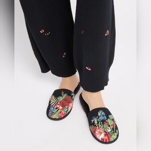 Barrie Nib $1035 Sz 40/41 Cashmere Floral Embroidered Women's Slippers